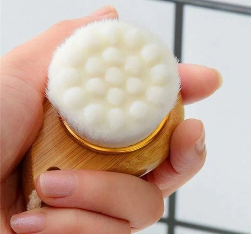 Eco-Friendly Bamboo Fiber Facial Brush – Gentle Exfoliation for Radiant Skin